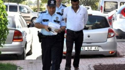 K­o­n­y­a­­d­a­ ­p­o­l­i­s­e­ ­k­a­f­a­ ­v­e­ ­y­u­m­r­u­k­ ­a­t­a­n­ ­k­i­ş­i­ ­s­e­r­b­e­s­t­ ­b­ı­r­a­k­ı­l­d­ı­